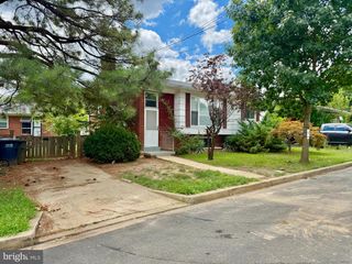 4605 HANNA PL SE, Washington, DC 20019