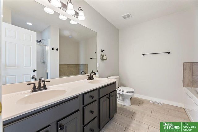 5017 S 194th Avenue, Omaha, NE 68135