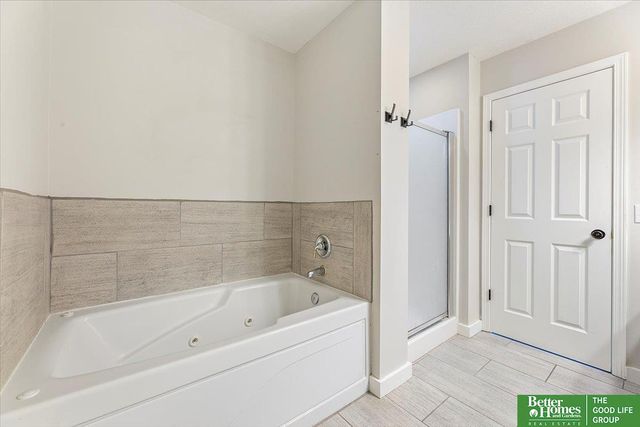 5017 S 194th Avenue, Omaha, NE 68135