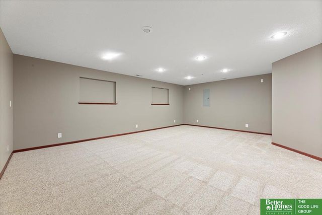 5017 S 194th Avenue, Omaha, NE 68135