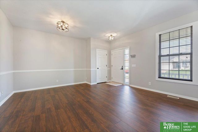 5017 S 194th Avenue, Omaha, NE 68135