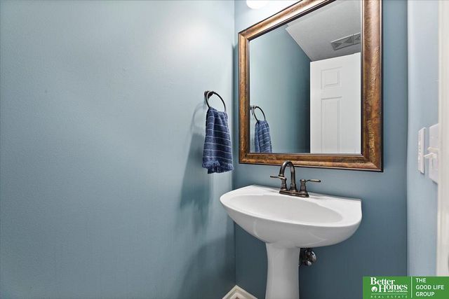 5017 S 194th Avenue, Omaha, NE 68135