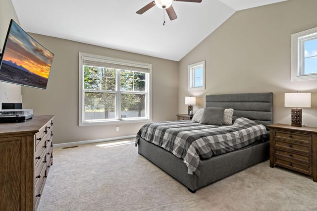 16899 E Lake Drive, Lakeville, MN 55044