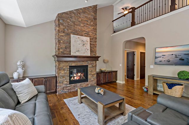 16899 E Lake Drive, Lakeville, MN 55044