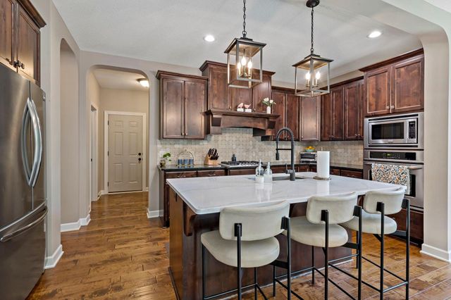16899 E Lake Drive, Lakeville, MN 55044