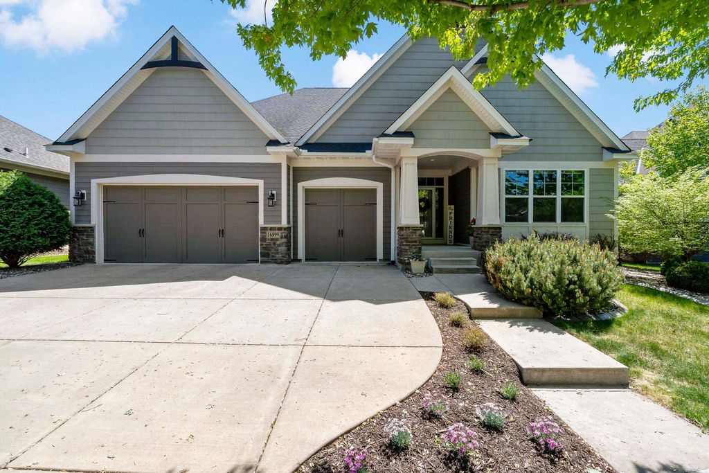 16899 E Lake Drive, Lakeville, MN 55044