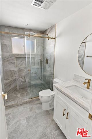 6520 Teesdale Avenue, North Hollywood, CA 91606