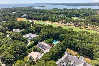 179 Pineleigh Path, Osterville, MA 02655