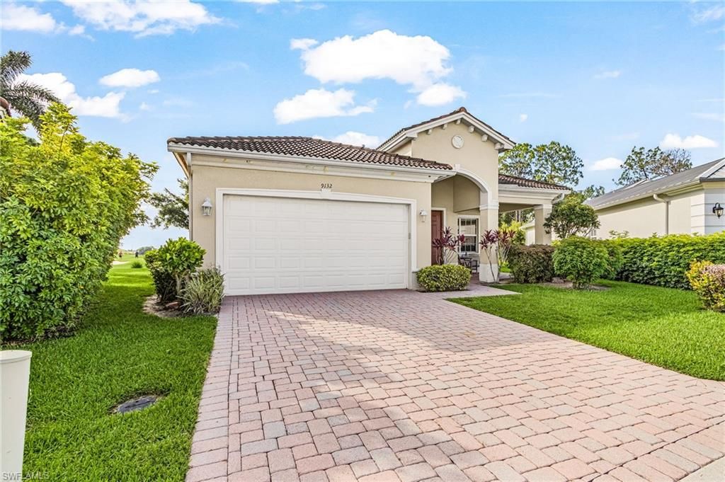 9132 Leatherwood LOOP, LEHIGH ACRES, FL 33936 — photo 2