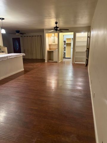 1600 W Lynn Street, Slaton, TX 79364