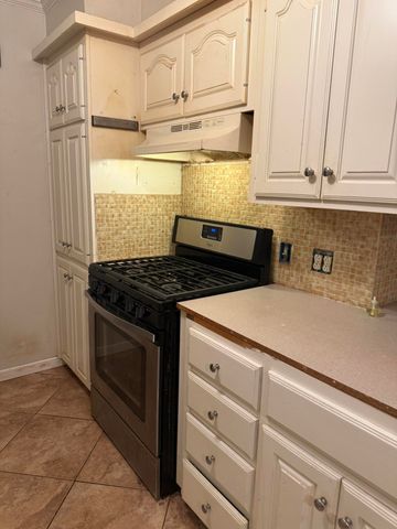 1600 W Lynn Street, Slaton, TX 79364