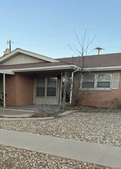 1600 W Lynn Street, Slaton, TX 79364