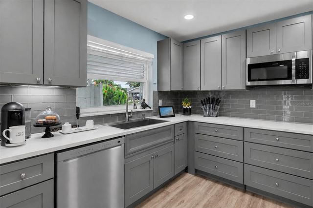 7891 4TH AVENUE S, St Petersburg, FL 33707
