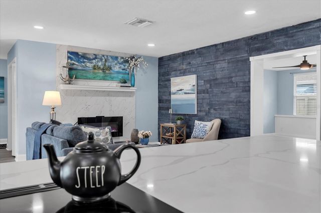 7891 4TH AVENUE S, St Petersburg, FL 33707