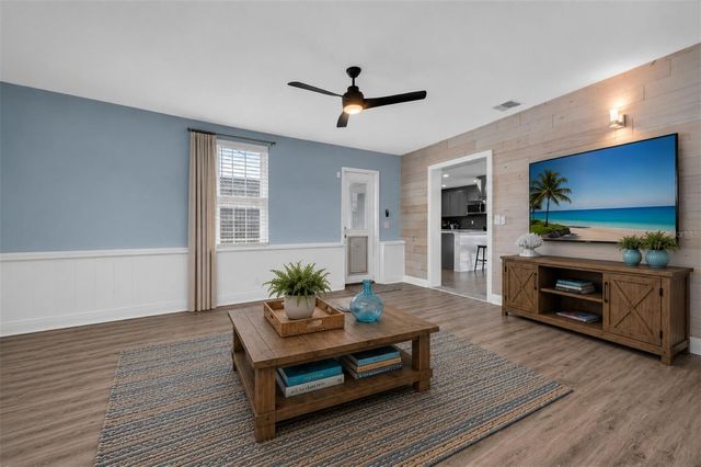 7891 4TH AVENUE S, St Petersburg, FL 33707