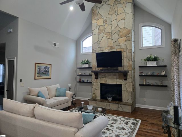 346 Laguna Lane, Simpsonville, SC 29680