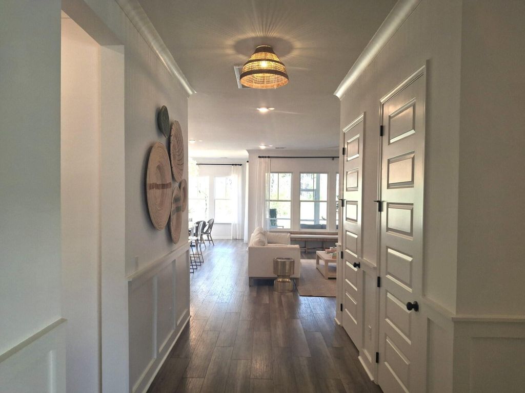 Image 2 of property listing at 1027 Oyster Drill Drive, Summerville, SC 29485