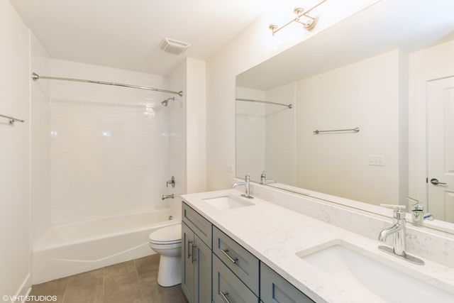 738 Derby Lane, Barrington, IL 60010