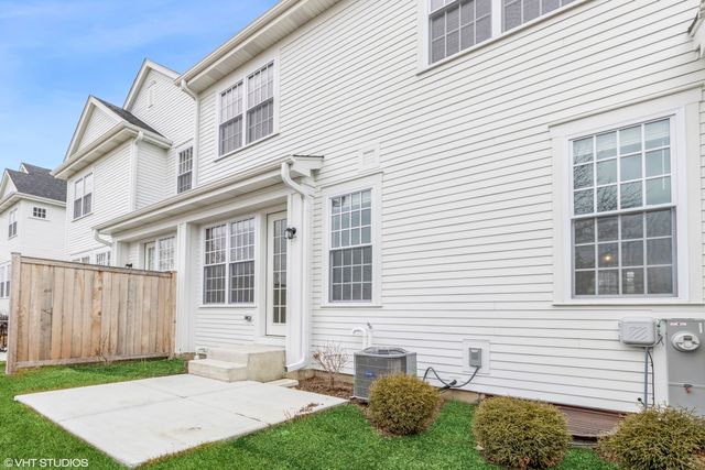 738 Derby Lane, Barrington, IL 60010