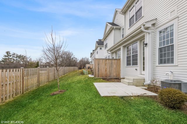 738 Derby Lane, Barrington, IL 60010