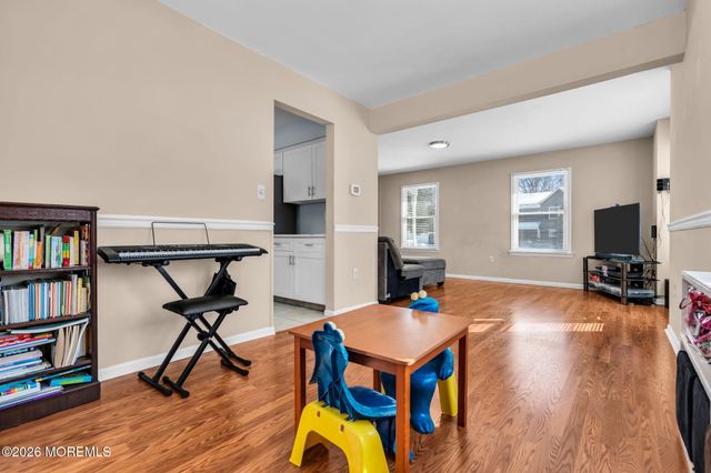 17 Providence Lane, Howell, NJ 07731