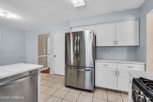 17 Providence Lane, Howell, NJ 07731