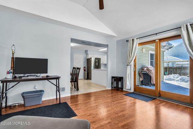 17 Providence Lane, Howell, NJ 07731