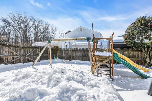 17 Providence Lane, Howell, NJ 07731