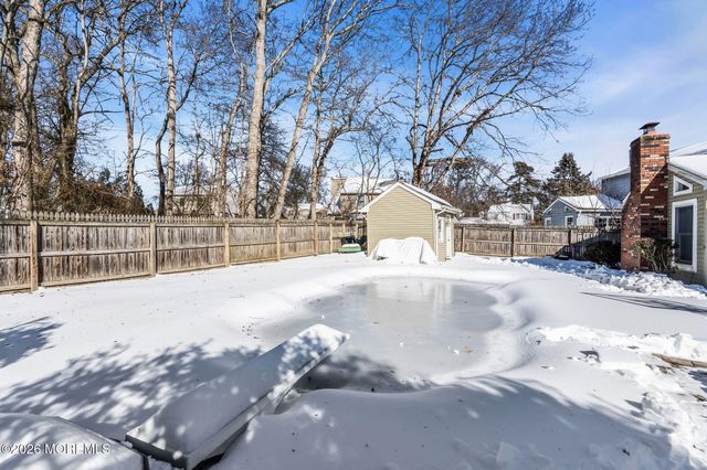 17 Providence Lane, Howell, NJ 07731