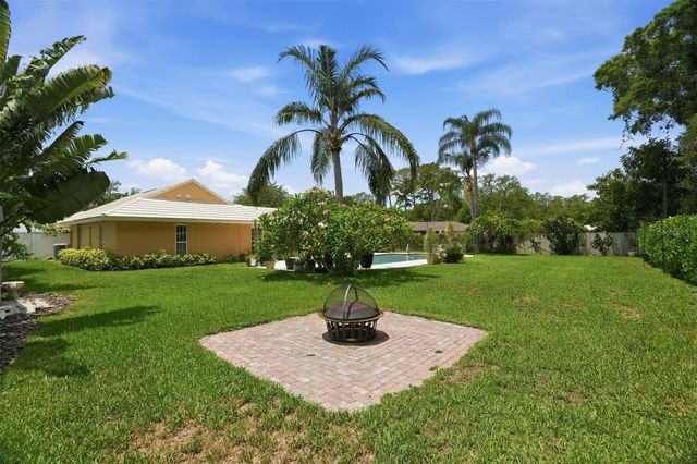 2150 WRENS WAY, Clearwater, FL 33764