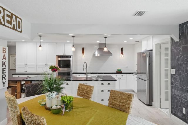 2150 WRENS WAY, Clearwater, FL 33764