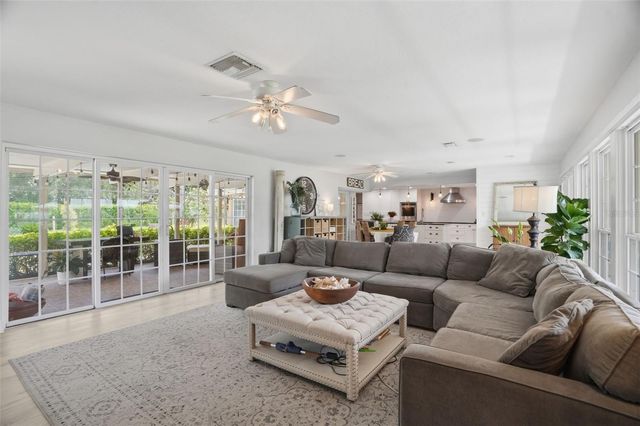 2150 WRENS WAY, Clearwater, FL 33764