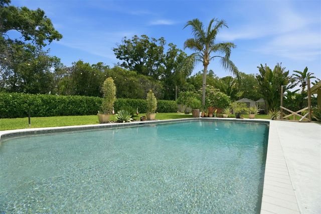 2150 WRENS WAY, Clearwater, FL 33764