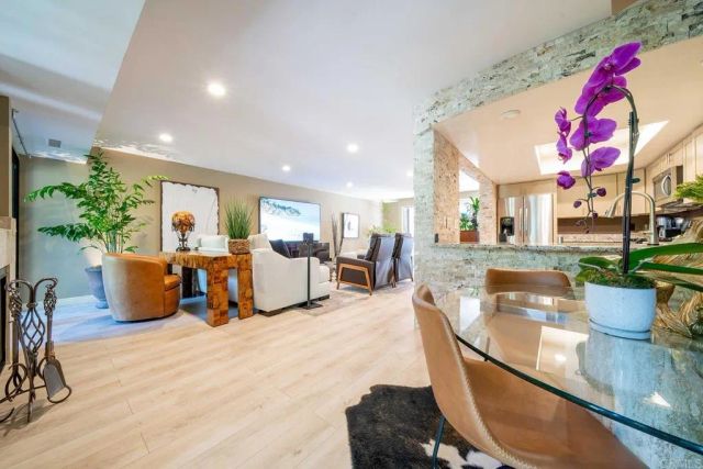 4016 Layang Layang Circle C, Carlsbad, CA 92008