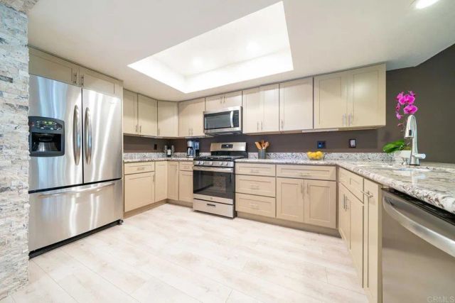 4016 Layang Layang Circle C, Carlsbad, CA 92008