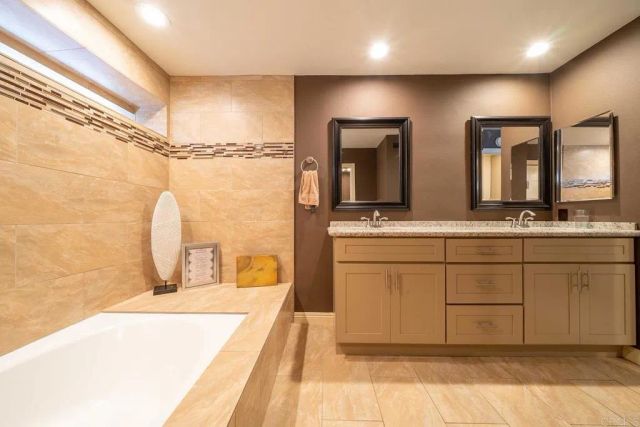 4016 Layang Layang Circle C, Carlsbad, CA 92008