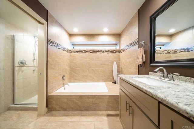 4016 Layang Layang Circle C, Carlsbad, CA 92008