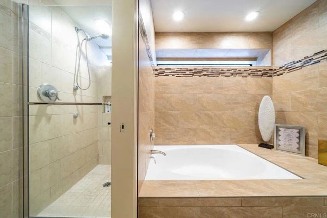 4016 Layang Layang Circle C, Carlsbad, CA 92008