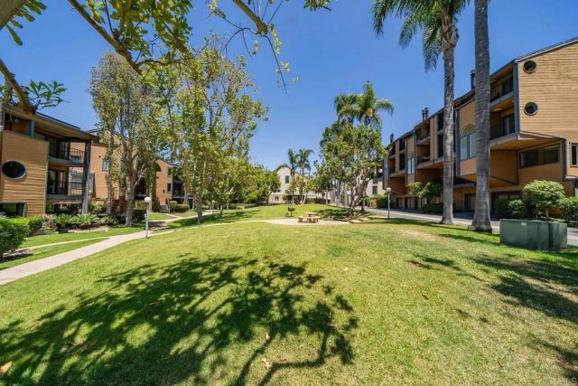 4016 Layang Layang Circle C, Carlsbad, CA 92008