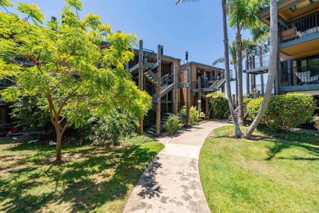 4016 Layang Layang Circle C, Carlsbad, CA 92008