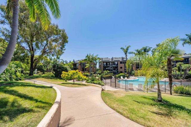 4016 Layang Layang Circle C, Carlsbad, CA 92008