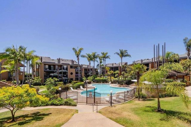 4016 Layang Layang Circle C, Carlsbad, CA 92008