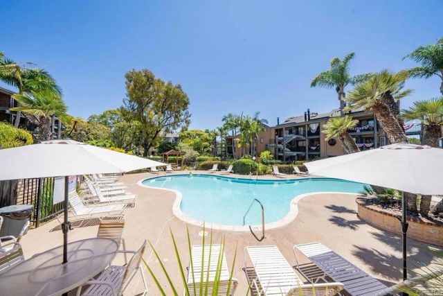 4016 Layang Layang Circle C, Carlsbad, CA 92008