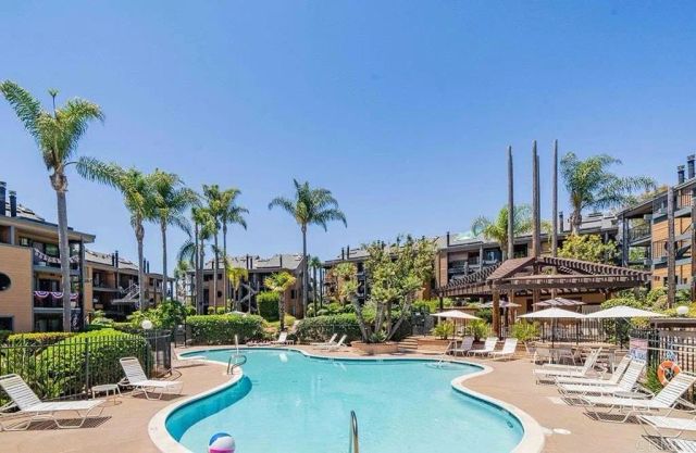 4016 Layang Layang Circle C, Carlsbad, CA 92008