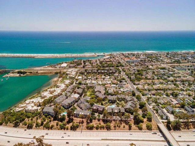 4016 Layang Layang Circle C, Carlsbad, CA 92008