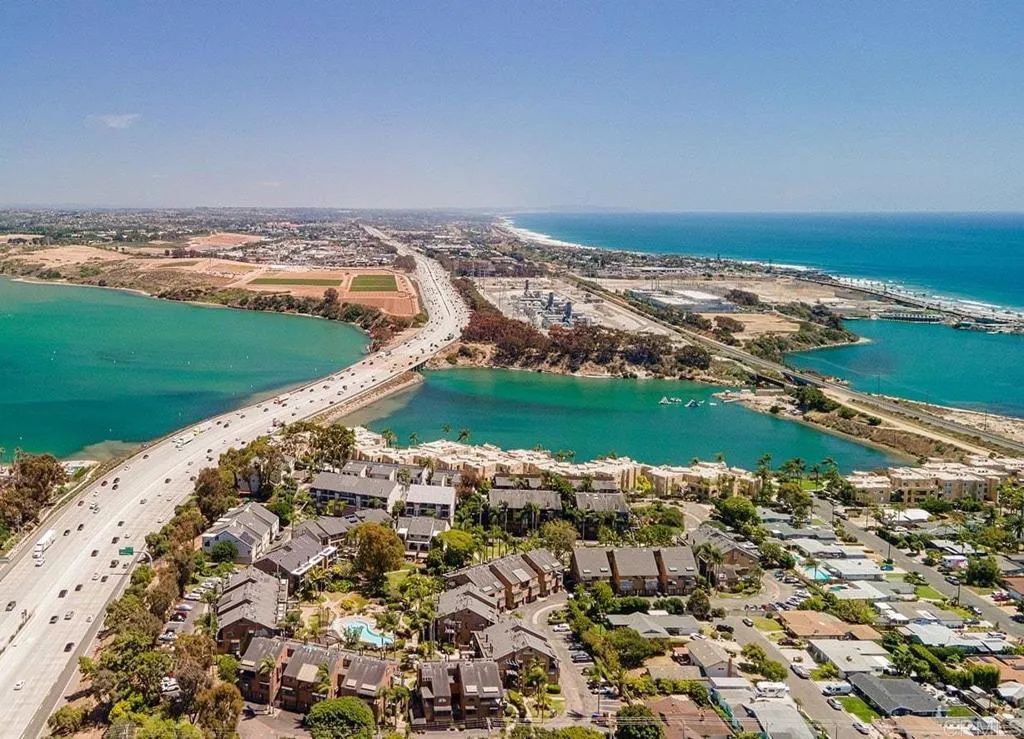 4016 Layang Layang Circle C, Carlsbad, CA 92008