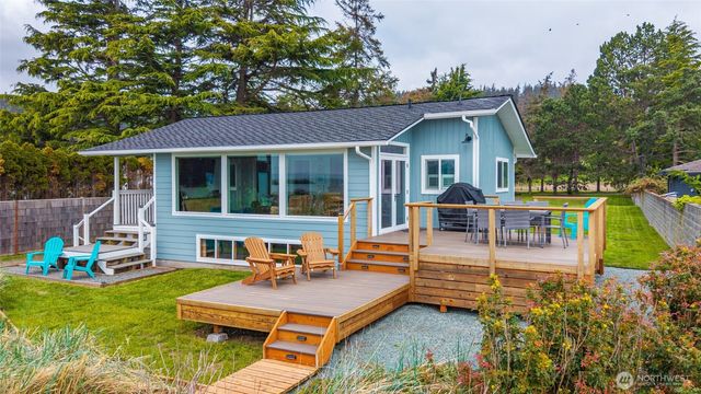 1818 E Lola Beach Lane, Oak Harbor, WA 98277