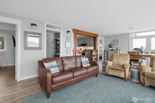 1818 E Lola Beach Lane, Oak Harbor, WA 98277