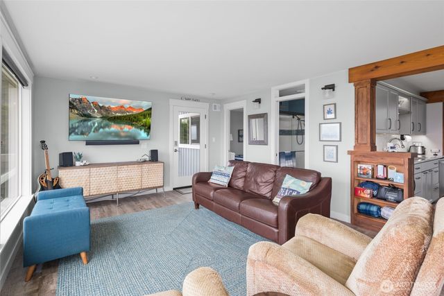 1818 E Lola Beach Lane, Oak Harbor, WA 98277