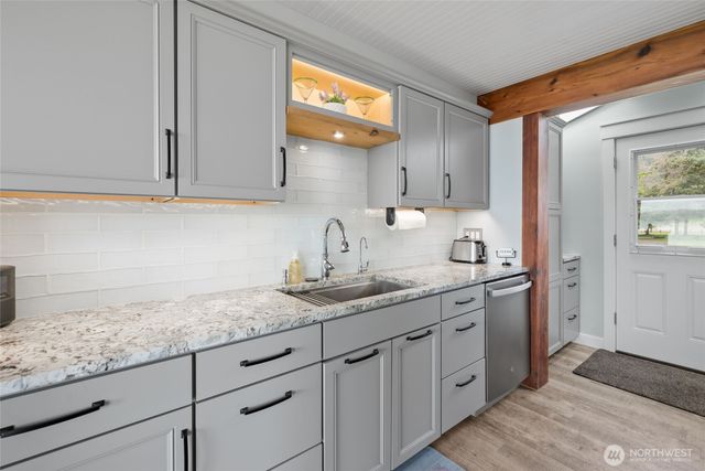 1818 E Lola Beach Lane, Oak Harbor, WA 98277